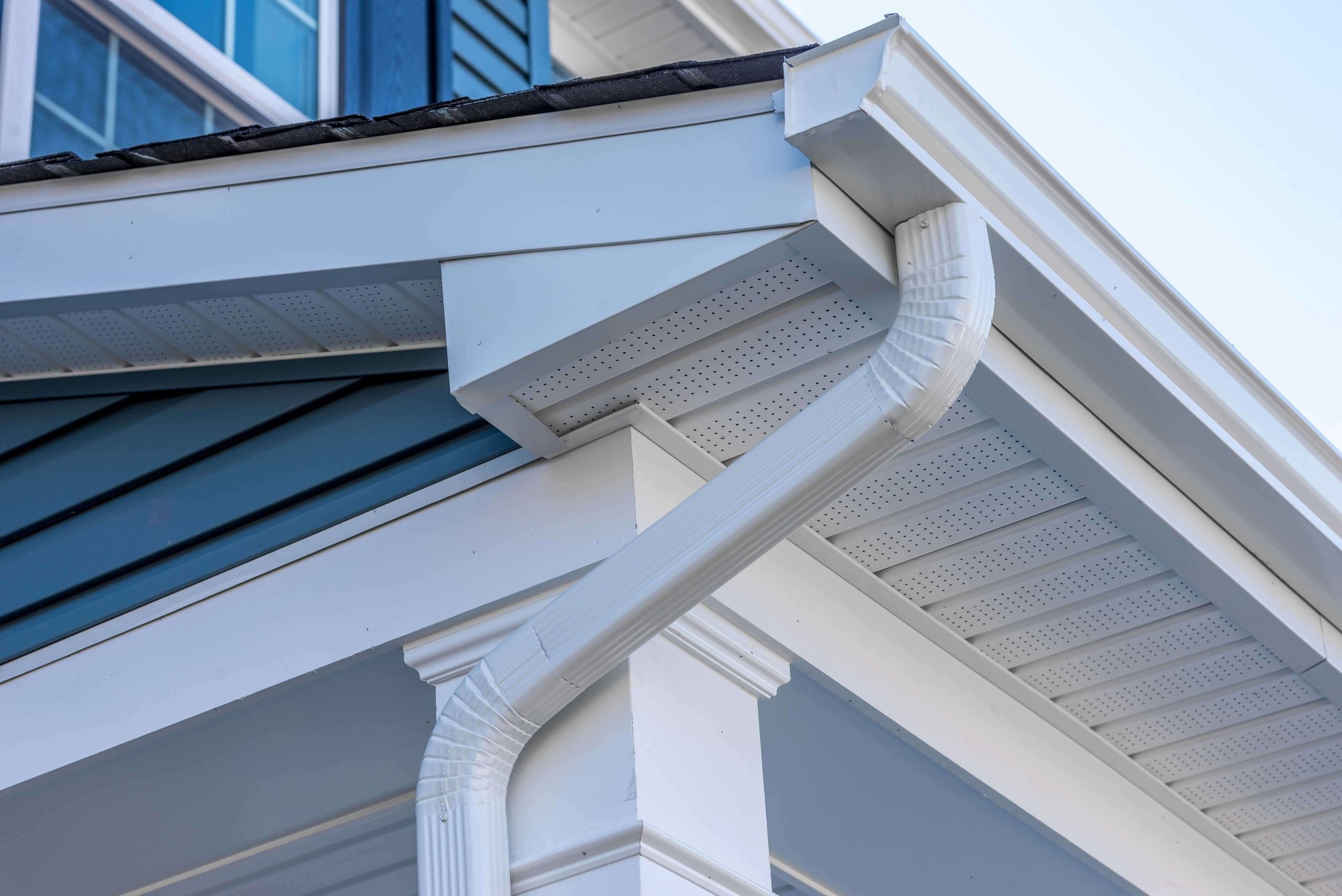 Cheap and durable vinyl gutters installation in Middletown